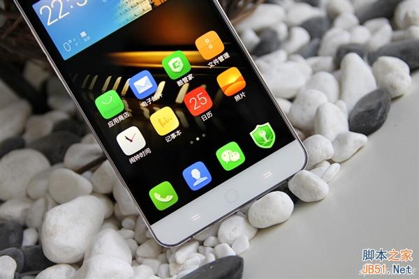 酷派双系统安全手机真机美图赏：还挺帅