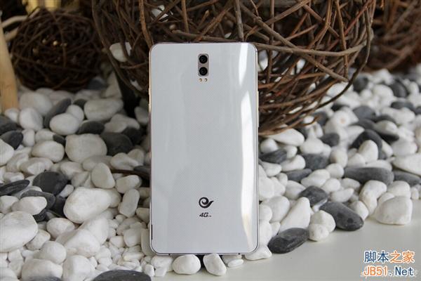 酷派双系统安全手机真机美图赏：还挺帅