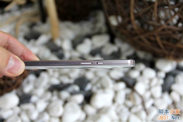 酷派双系统安全手机真机美图赏：还挺帅