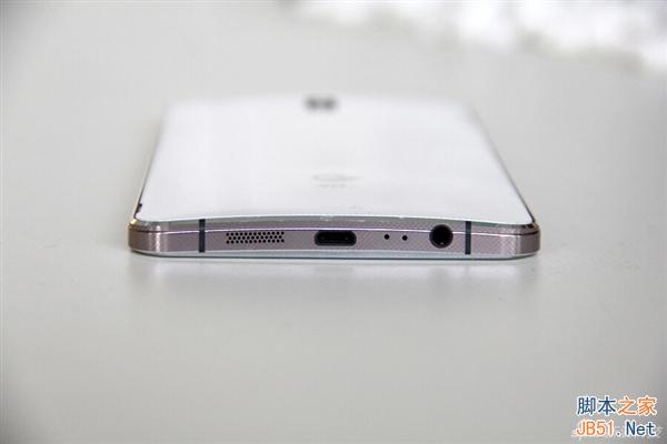 酷派双系统安全手机真机美图赏：还挺帅