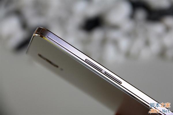 酷派双系统安全手机真机美图赏：还挺帅