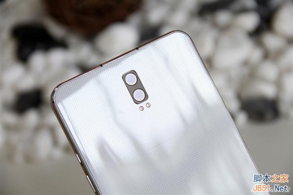 酷派双系统安全手机真机美图赏：还挺帅