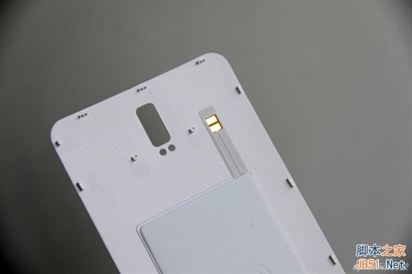 酷派双系统安全手机真机美图赏：还挺帅