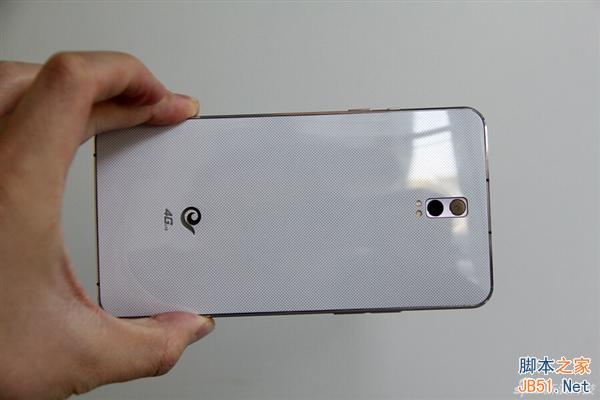 酷派双系统安全手机真机美图赏：还挺帅