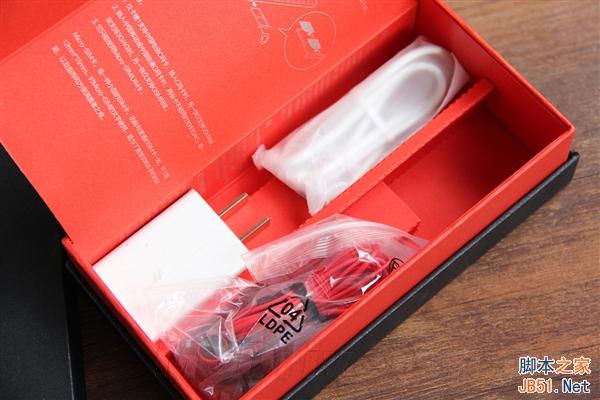 5.5寸最强拍照手机 3456元nubia Z7图赏