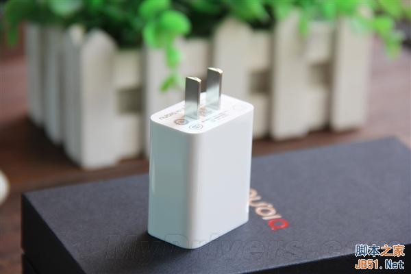 5.5寸最强拍照手机 3456元nubia Z7图赏