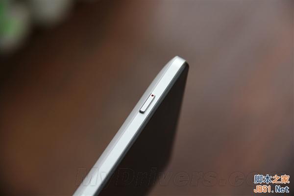 5.5寸最强拍照手机 3456元nubia Z7图赏