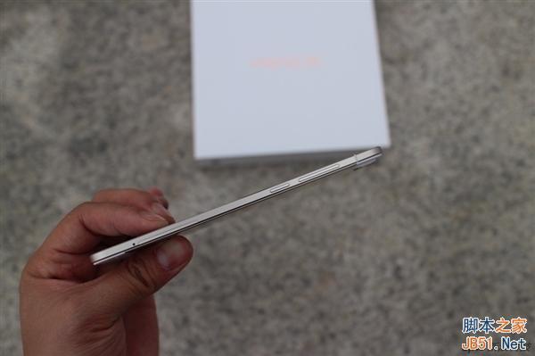 好一把“刀”：4.75mm最薄手机vivo X5Max图赏