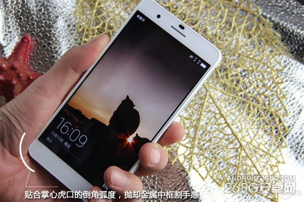 华为荣耀6 Plus真机图赏：变化不一般