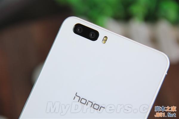 帅气的双摄像头！1999元荣耀6 Plus开箱