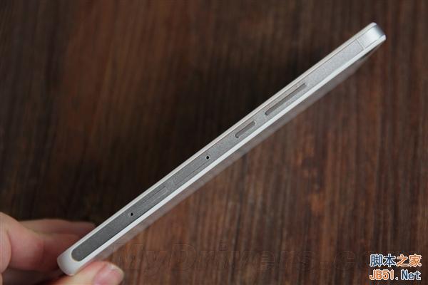 帅气的双摄像头！1999元荣耀6 Plus开箱