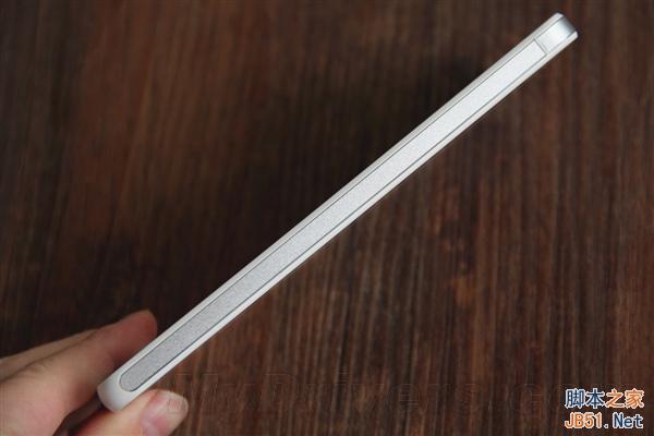 帅气的双摄像头！1999元荣耀6 Plus开箱