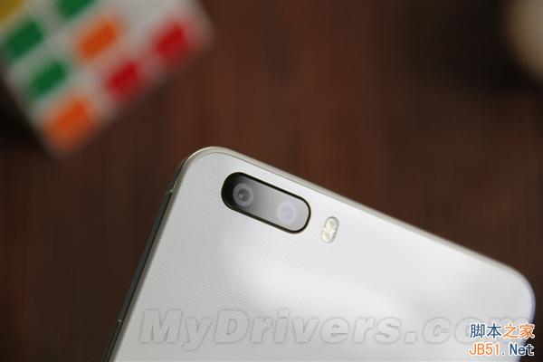 帅气的双摄像头！1999元荣耀6 Plus开箱