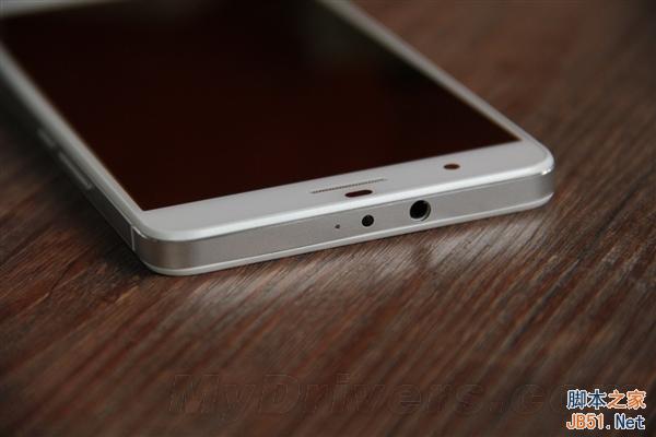 帅气的双摄像头！1999元荣耀6 Plus开箱