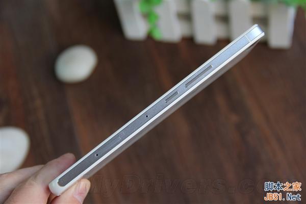 帅气的双摄像头！1999元荣耀6 Plus开箱