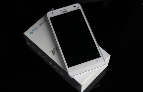 仅799元 华硕飞马手机发布