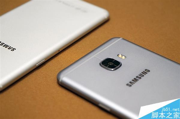 三星Galaxy C5/C7真机图赏：黑边好评