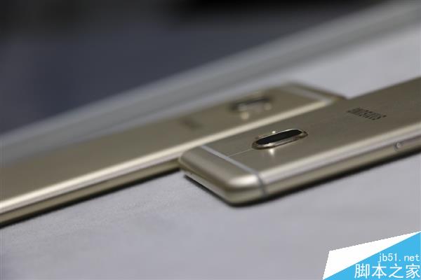 三星Galaxy C5/C7真机图赏：黑边好评