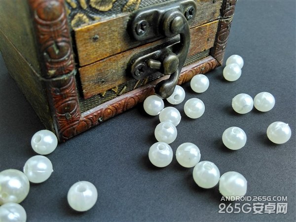 还是800万像素 699元红米2代官方样张公布