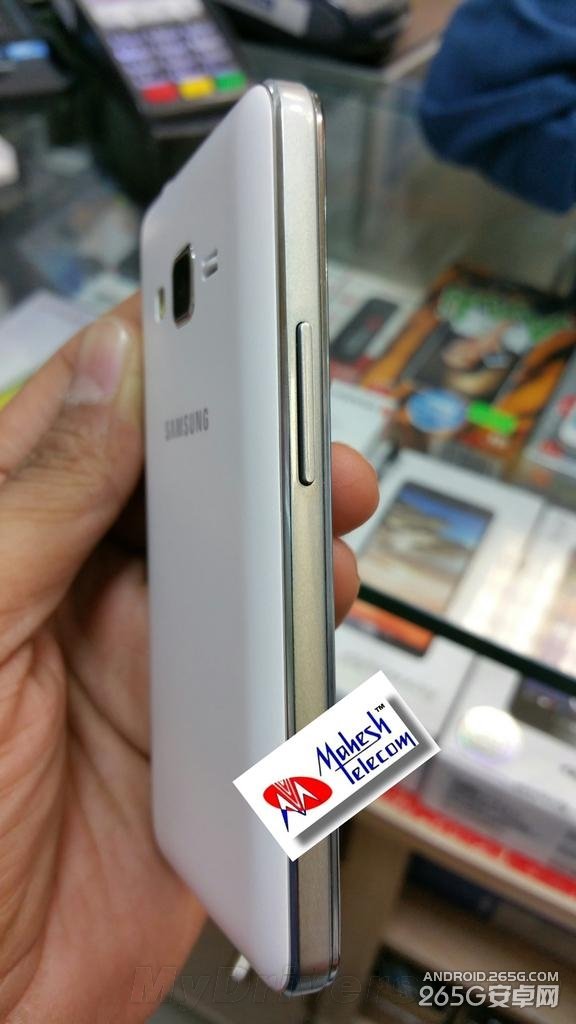 三星超低端新机现身：竟是768MB内存！