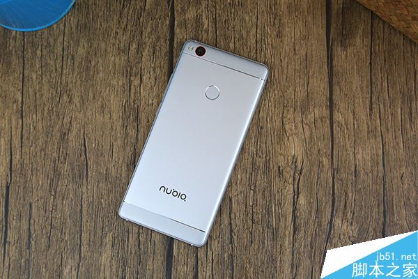 nubia Z11开箱体验视频 无边框究竟是啥样?