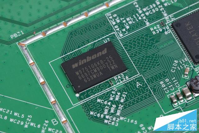 拆机实验室:探秘D-Link X路由强劲内芯
