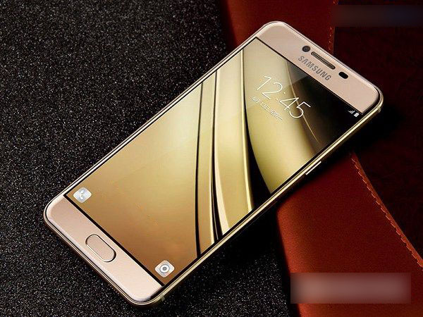 荣耀V8和三星C7哪个好看？各有特色外观对比