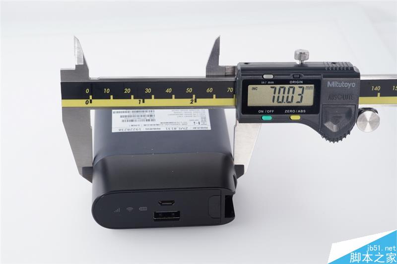 全网首拆:紫米4G路由器MF885拆解