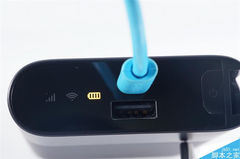 全网首拆:紫米4G路由器MF885拆解