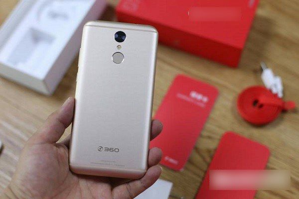 360手机N4S和F4有什么区别 360手机N4S和F4哪个好？