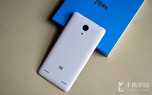 64位CPU+2GB运存+双卡 中兴V5 Max评测 