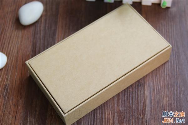 小米Note开箱图赏:对比iPhone 6 Plus