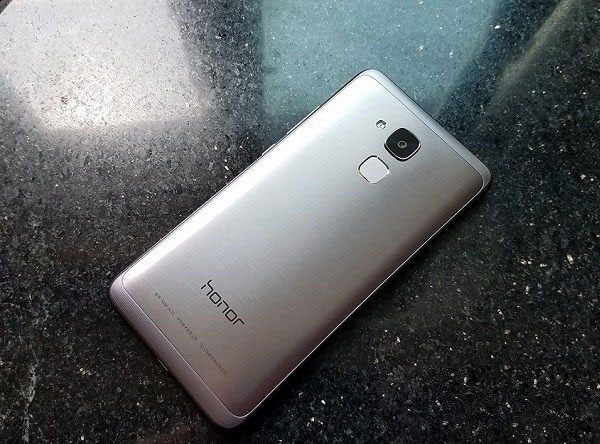 荣耀5和5C哪个好？荣耀5和荣耀5C的区别对比