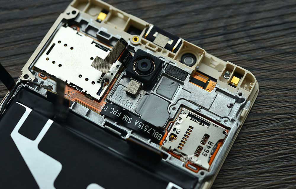 金立M6做工如何 金立M6拆机图解(15/28)