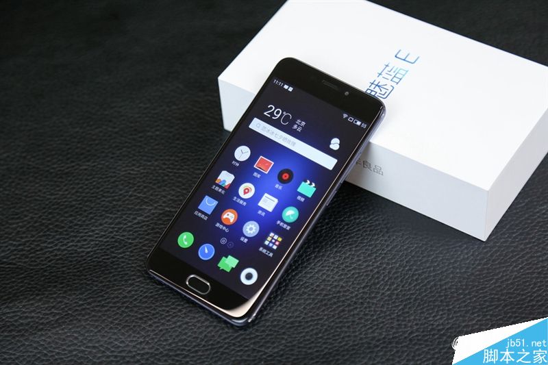 用旗舰机工艺对飙红米Pro！1299元魅蓝E体验