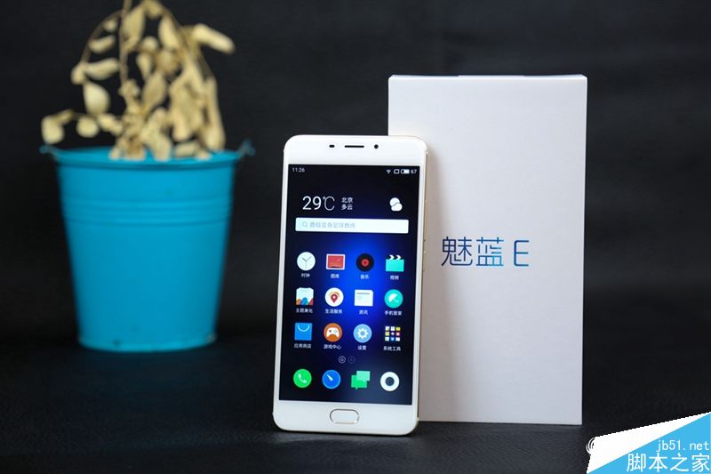 用旗舰机工艺对飙红米Pro！1299元魅蓝E体验