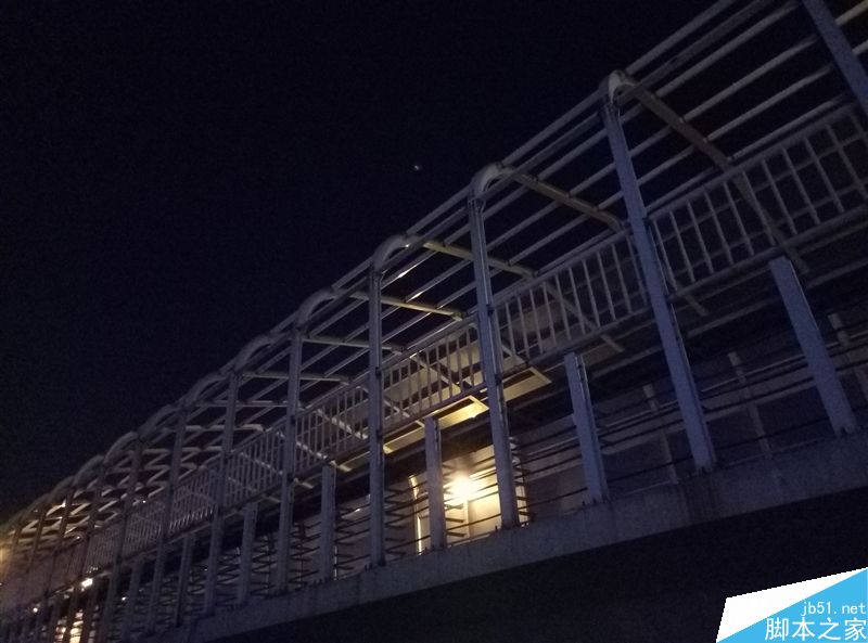 用旗舰机工艺对飙红米Pro！1299元魅蓝E体验