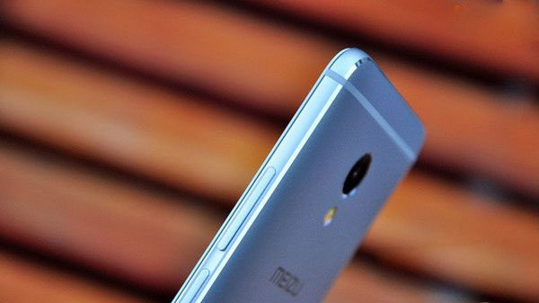 魅蓝E做工怎么样 魅蓝E拆机图解