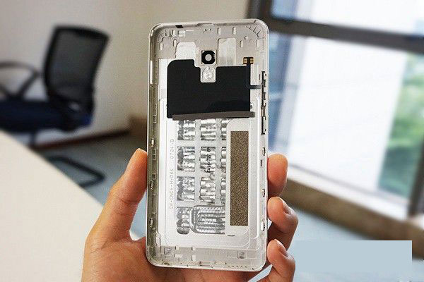 魅蓝E怎么拆机 魅蓝E拆解方法步骤