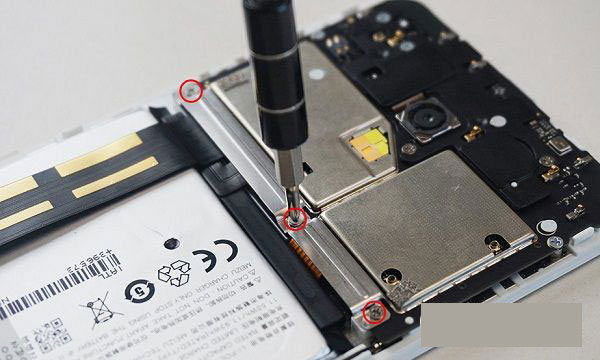 魅蓝E怎么拆机 魅蓝E拆解方法步骤