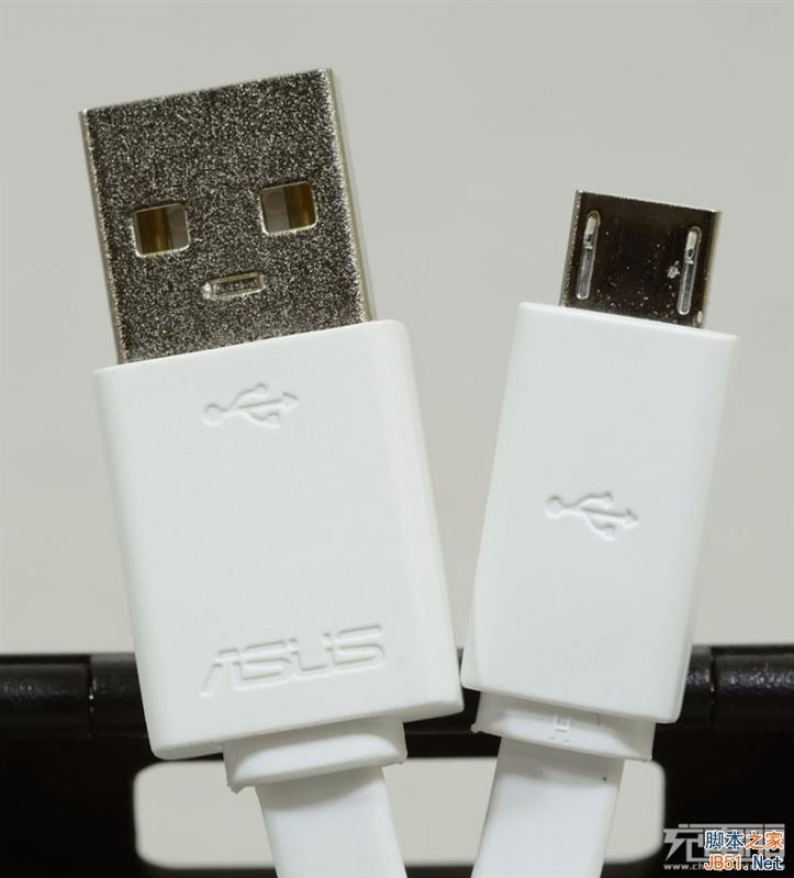 小米亲兄弟?华硕9600mAh移动电源拆解