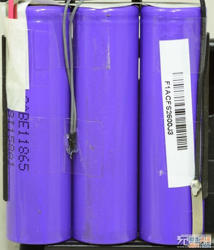 小米亲兄弟?华硕9600mAh移动电源拆解