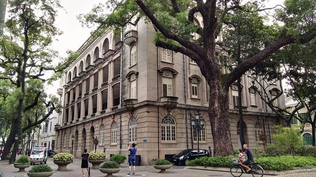 原来华为也有移动电源AP006,顺道分享华为P8沙面随拍