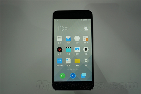 经典再次回归！699元魅蓝手机现场图赏