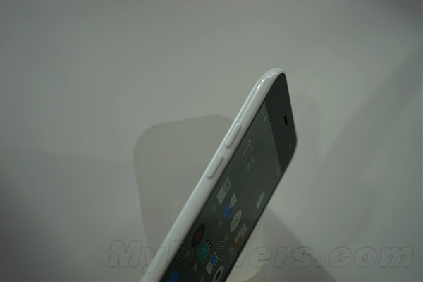 经典再次回归！699元魅蓝手机现场图赏