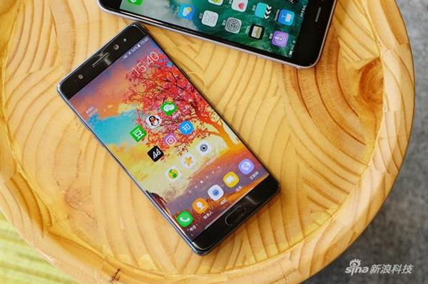 三星Note7对比iPhone6s Plus 几乎完胜