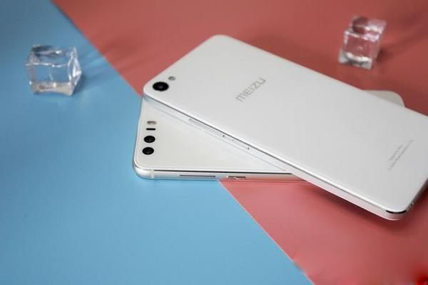 魅蓝U20和荣耀8买哪个好?参数对比与选购建议