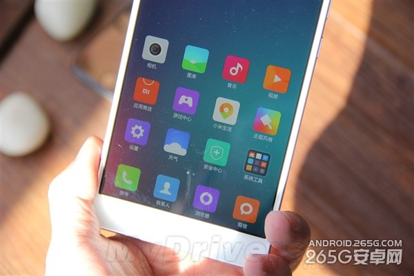 小米4也有“阳光屏”啦