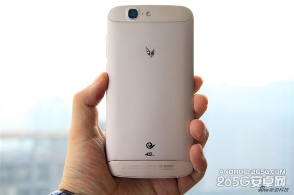 2299元+土豪金配色！华为金属新机麦芒3图赏