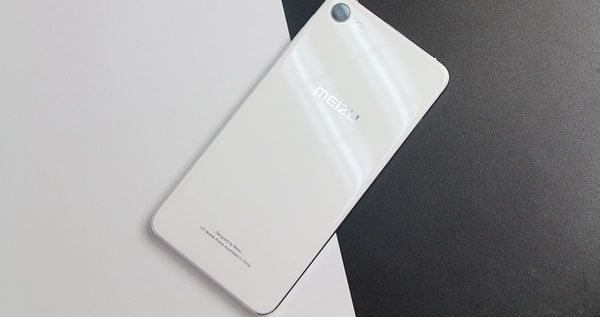 魅蓝U10外观评测 双面2.5D玻璃